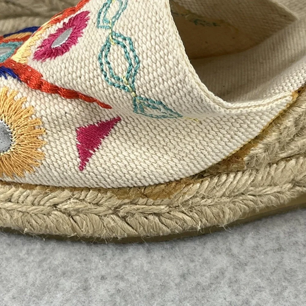 Andre Assous Espadrille Sandals Womens 6.5 Wedge Embroidered Ankle‎ Tie Summer
